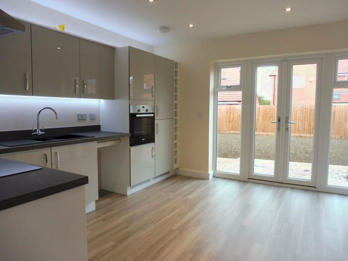 3 Bedroom Semi-Detached House To Rent In Mallard Close, Southam, CV47