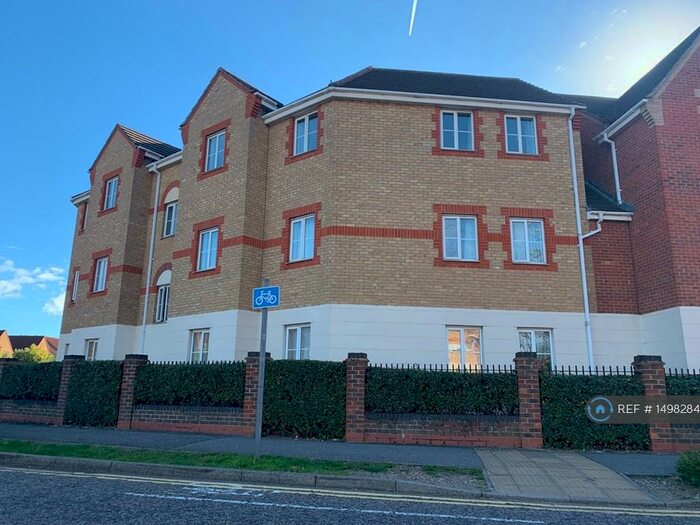 2 Bedroom Flat To Rent In Lennox Close, Chafford Hundred, Grays, RM16