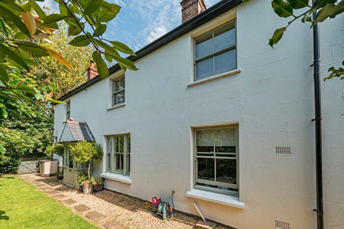 3 Bedroom Cottage For Sale In Hailey, Witney, OX29