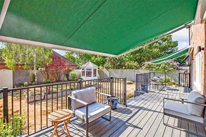 5 Bedroom Detached House For Sale In Wades Close, Marden, Kent, TN12