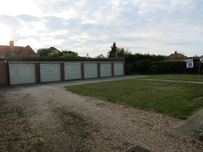 3 Bedroom Flat To Rent In Eton Road, Frinton-On-Sea, CO13