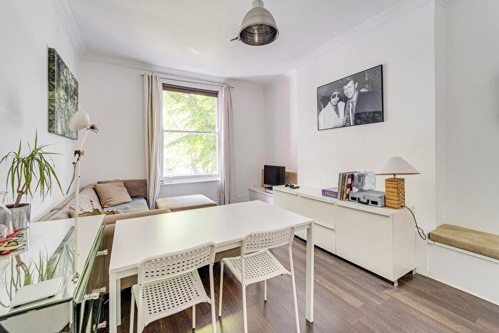 2 Bedroom Apartment For Sale In West End Lane, West Hampstead, London, NW6