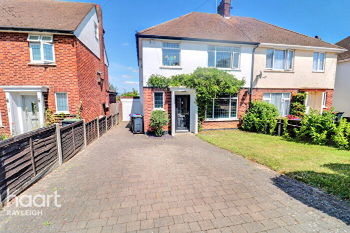 3 Bedroom Semi-Detached House For Sale In Pine Close, Leigh-on-Sea, SS9