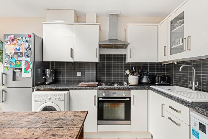 2 Bedroom Cottage For Sale In Maynard Road, Walthamstow, London, E17
