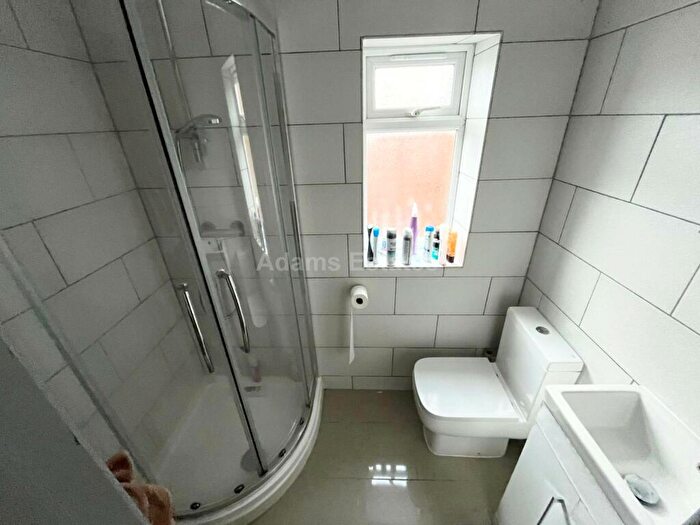 6 Bedroom Terraced House To Rent In Brighton Road, Reading, RG6
