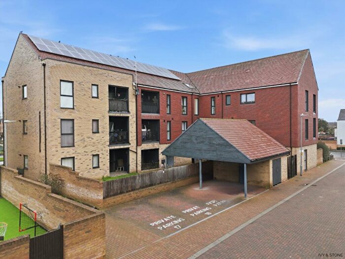 2 Bedroom Flat For Sale In Morgan Crescent, Dagenham, Greater London, RM8
