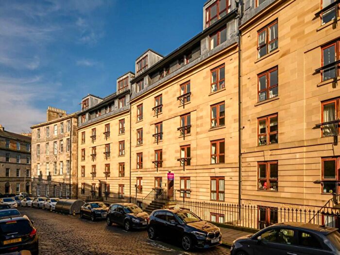 2 Bedroom Flat To Rent In St Stephen Street, Stockbridge, Edinburgh, EH3