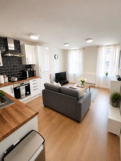 2 Bedroom Flat To Rent In Christopher House, - Alma Street, Luton, Bedfordshire, LU1