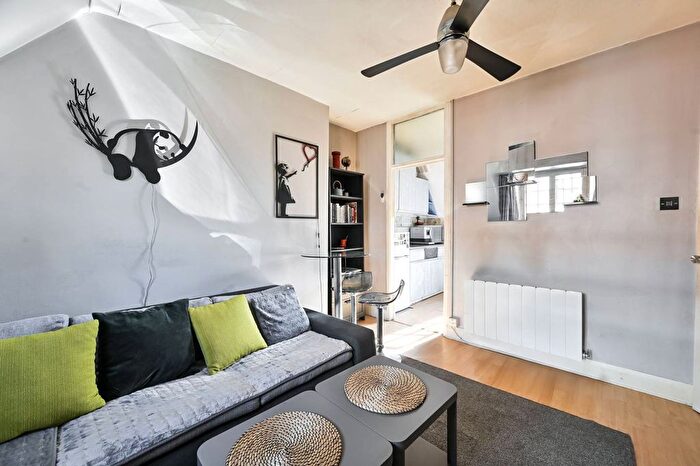 1 Bedroom Flat To Rent In Riverside Gardens, Hammersmith, London, W6