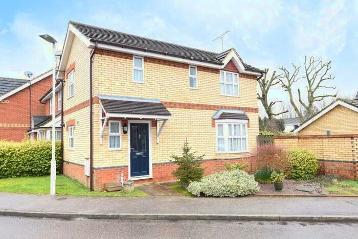 3 Bedroom Detached House To Rent In Bovingdon, Bovingdon, HP3