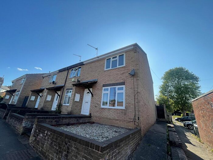 2 Bedroom Garage / Parking To Rent In Edward Close, Hucknall, NG15