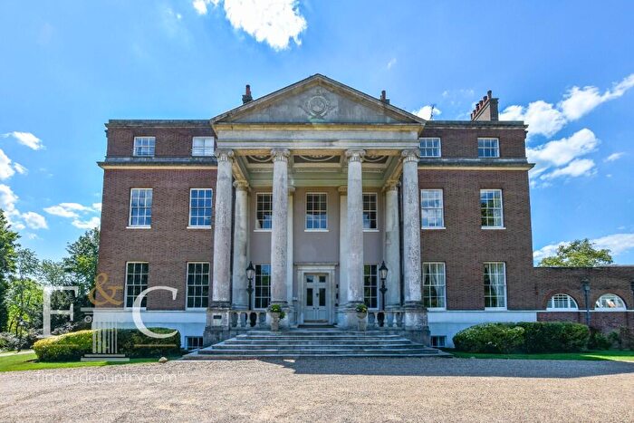 2 Bedroom Duplex For Sale In Wormleybury Manor, Broxbourne, EN10