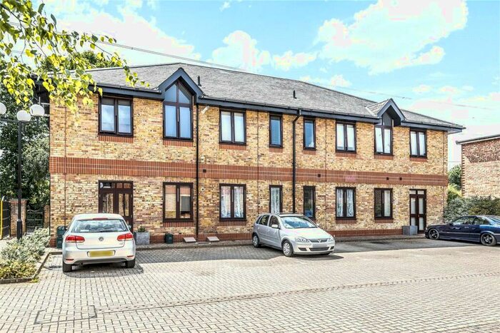 1 Bedroom Apartment To Rent In Chertsey, Surrey, KT16