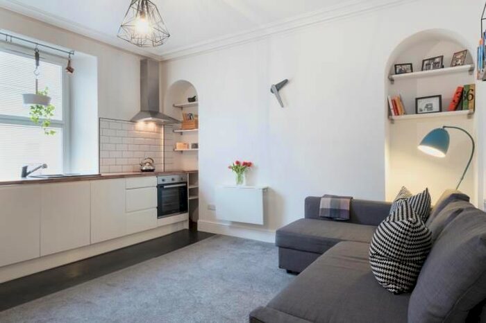 3 Bedroom Flat To Rent In Portland Street, Aberdeen, AB11