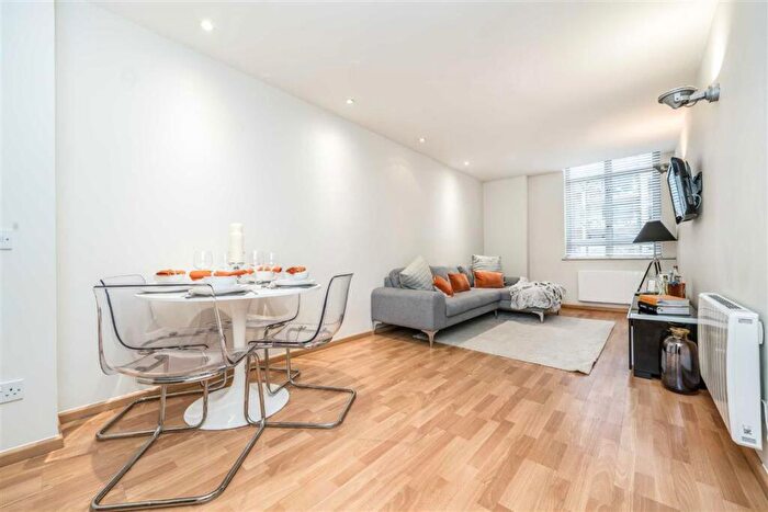 1 Bedroom Flat To Rent In City Road, Old Street, EC1V