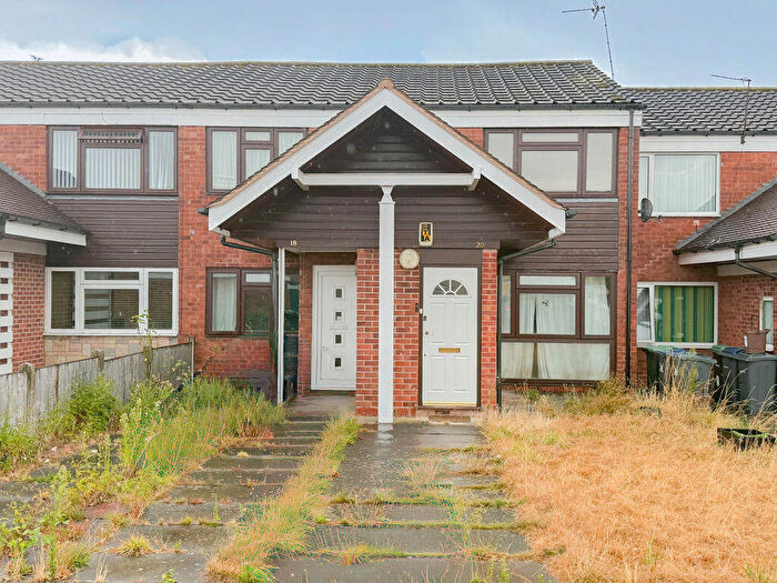 2 Bedroom Maisonette For Sale In Luce Close, Birmingham, B35