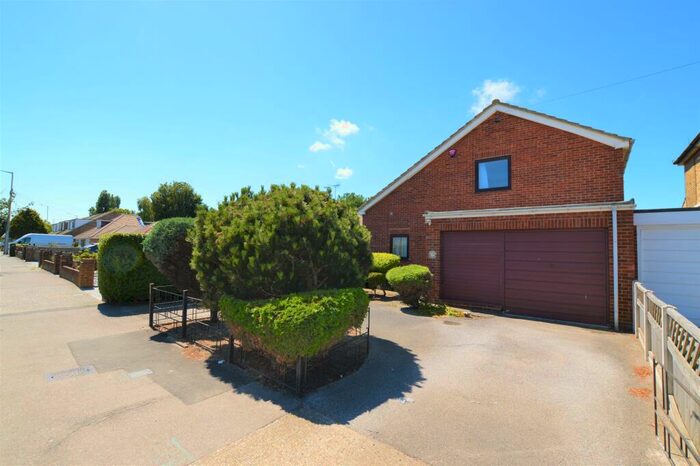 3 Bedroom Detached House To Rent In Fairfield Road, Broadstairs, CT10