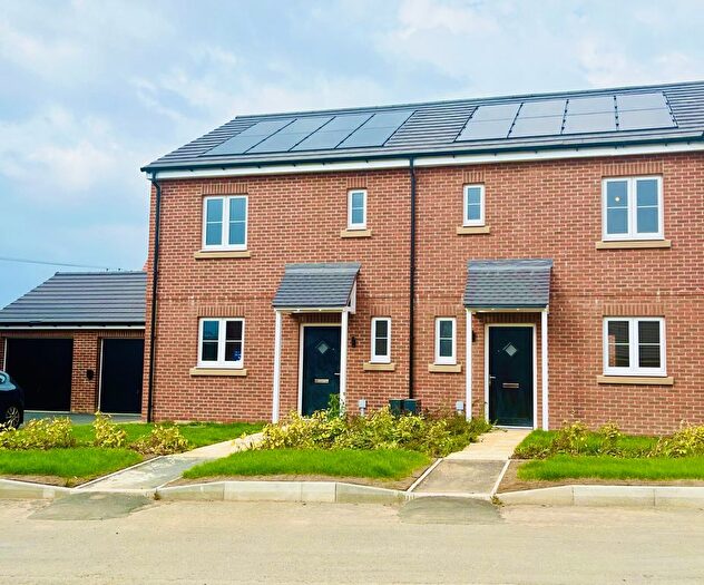 3 Bedroom Semi-Detached House For Sale In Westcote Way, Pershore, WR10