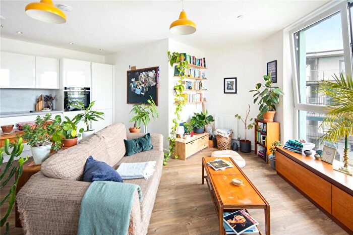 1 Bedroom Flat For Sale In Outfall Building, Bundocks Walk, Bow, London, E3