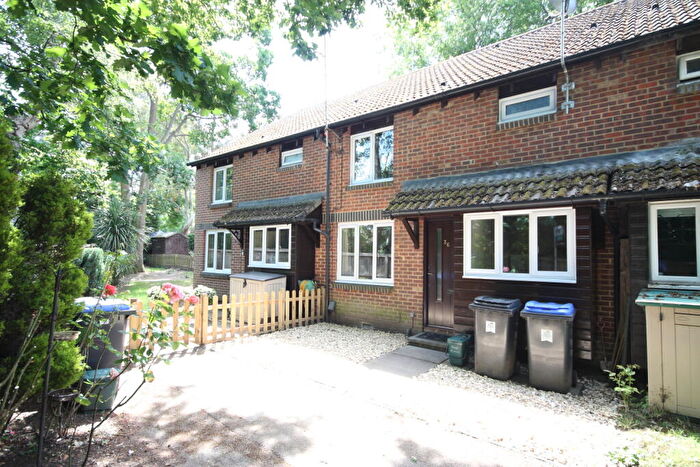 1 Bedroom Terraced House To Rent In Knaphill, Woking, GU21