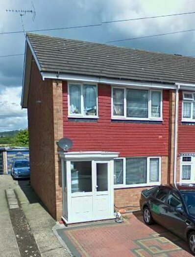 4 Bedroom Semi-Detached House To Rent In Hope Avenue, Stanford-Le-Hope, SS17