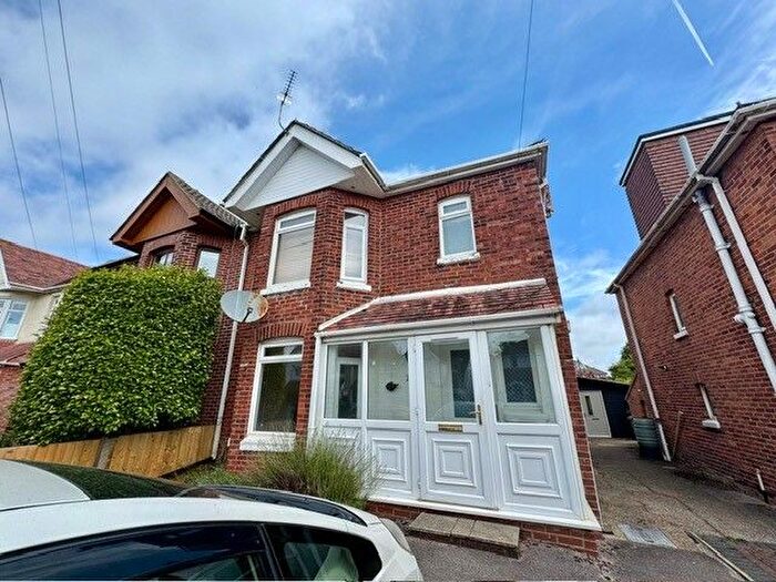 3 Bedroom Semi-Detached House To Rent In Treeside Road, Southampton, SO15