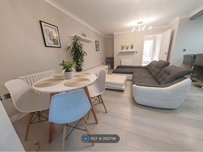 2 Bedroom Flat To Rent In Hening Avenue, Ipswich, IP3