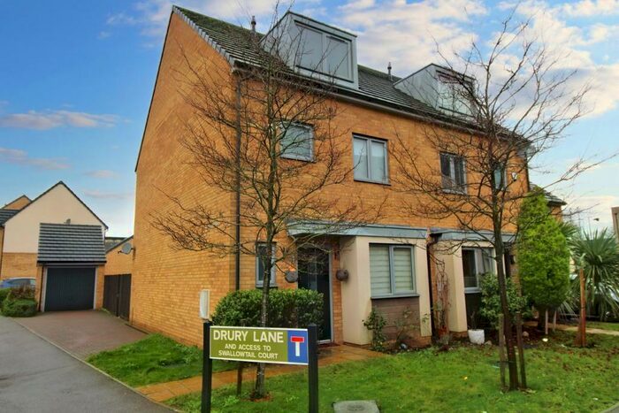 4 Bedroom Semi-Detached House To Rent In Birdwing Walk, Stevenage, SG1