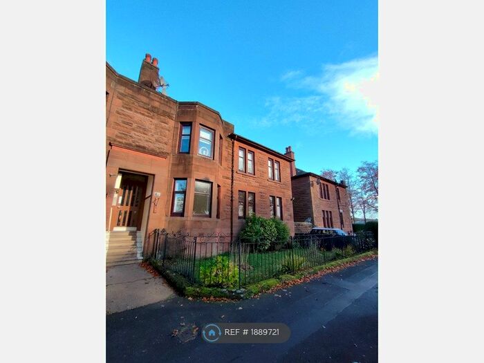 3 Bedroom Flat To Rent In Carnock Road, Glasgow, G53