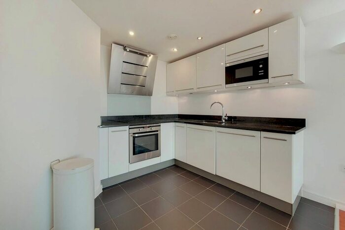 2 Bedroom Flat To Rent In Building, Woolwich, London, SE18