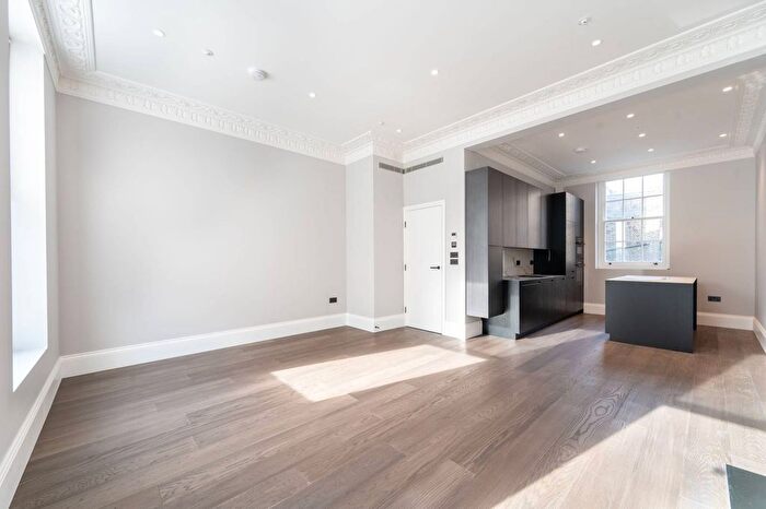 3 Bedroom Flat To Rent In Clifton Road, Little Venice, London, W9