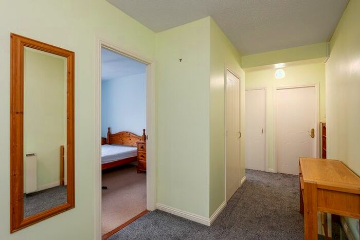 2 Bedroom Flat To Rent In Dorset Place, Polwarth, Edinburgh, EH11