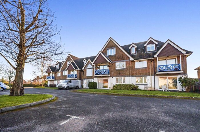 2 Bedroom Flat For Sale In New Poplars Court, Ash Street, Ash, Surrey, GU12