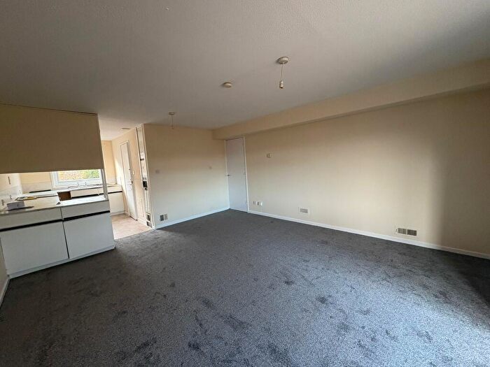 2 Bedroom Flat To Rent In Mushroom Field Road, Ecton Brook, Northampton, NN3