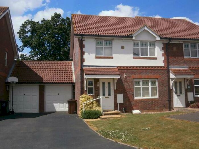 3 Bedroom Semi-Detached House To Rent In Chaffinch Drive, Kingsnorth, Ashford, TN23