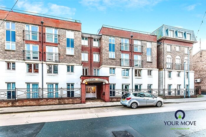 1 Bedroom Flat For Sale In Queen Street, Ramsgate, Kent, CT11