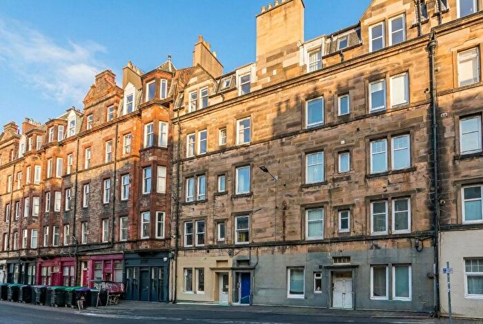 1 Bedroom Flat For Sale In St Peters Place, Edinburgh, EH3