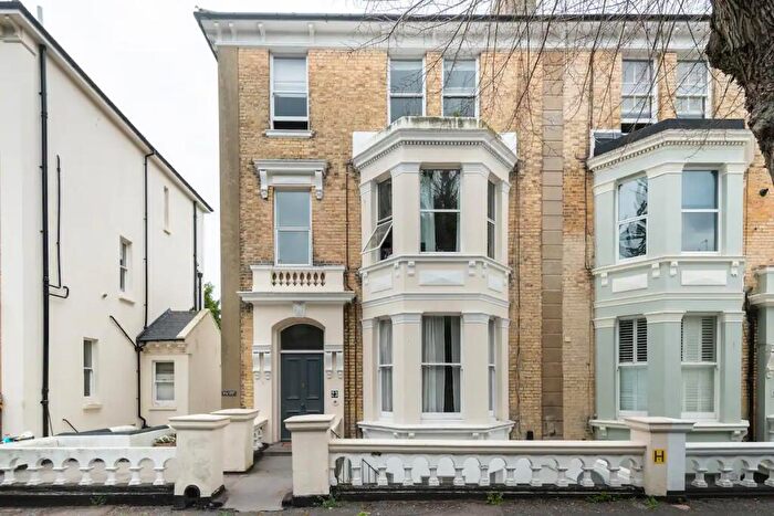 2 Bedroom Flat To Rent In Selbourne Road, BN3