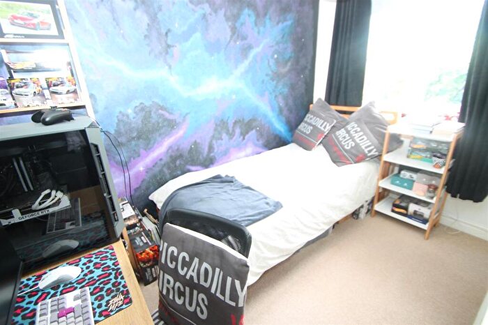 3 Bedroom Detached House For Sale In Woodhouse Way, Cradley Heath, B64