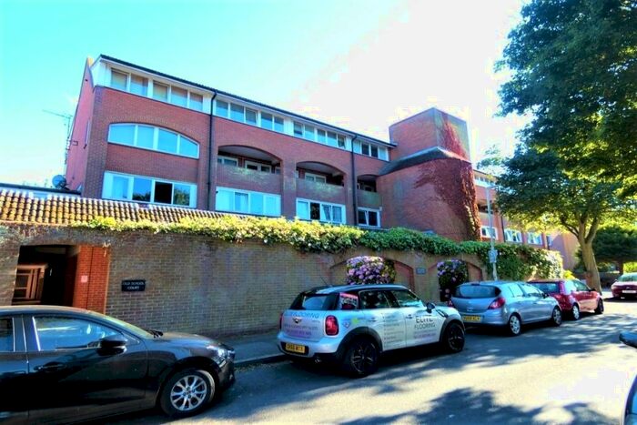 3 Bedroom Apartment To Rent In Grimston Gardens, Folkestone, Kent, CT20