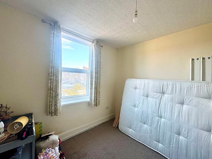 3 Bedroom Terraced House For Sale In Brereton Avenue, Cleethorpes, DN35