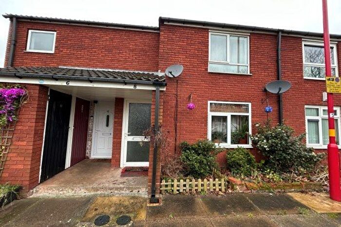 2 Bedroom Maisonette To Rent In Mearse Close, Birmingham, B18
