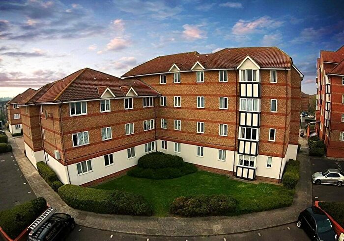 2 Bedroom Apartment To Rent In Chandlers Drive, Erith, Kent, DA8