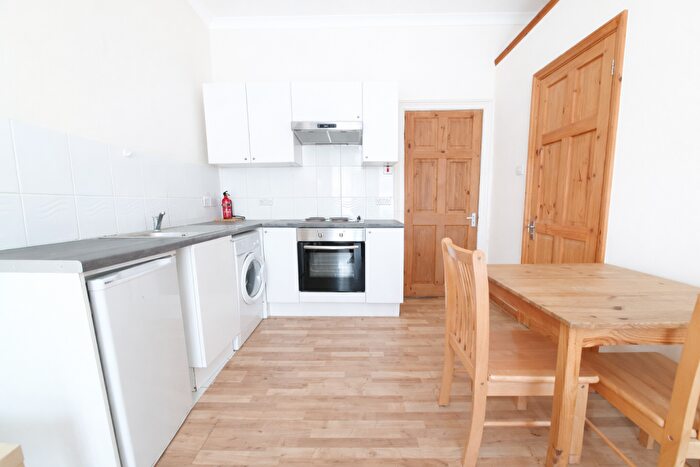 Flat To Rent In Church Lane, Hornsey, N8