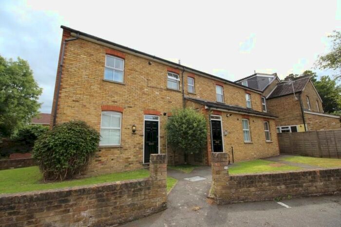 1 Bedroom Flat To Rent In Flat Clifton House Middle Hill, Egham, Surrey, TW20