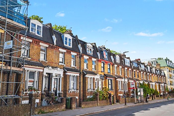 3 Bedroom Maisonette For Sale In Gordon House Road, Gospel Oak, London, NW5