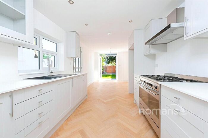 3 Bedroom Detached House To Rent In Windsor Road, Farnborough, GU14