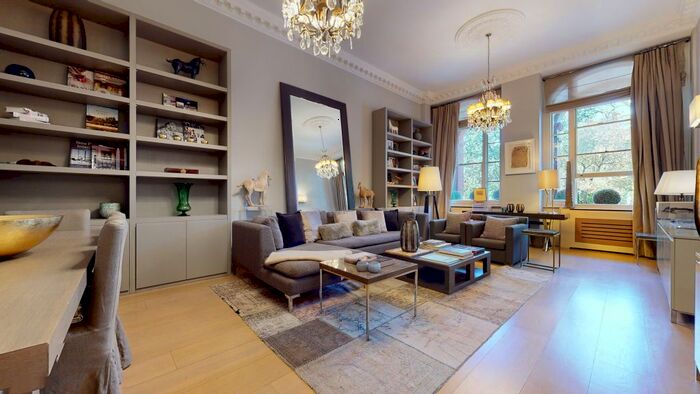 3 Bedroom Flat To Rent In Cadogan Square, London, SW1X