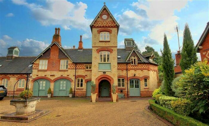 5 Bedroom Mews For Sale In The Tower House, Warren Wood Mews, Essendon, Hertfordshire, AL9