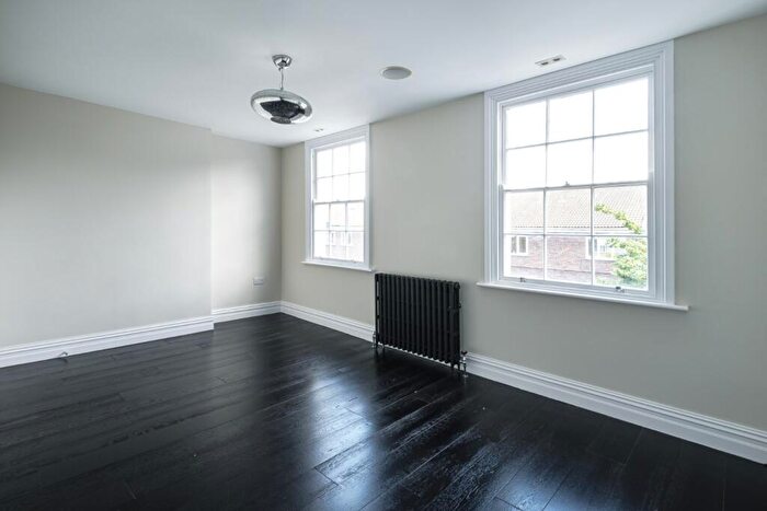 3 Bedroom Terraced House For Sale In Shepherdess Walk, Hackney, N1 - Photo 7